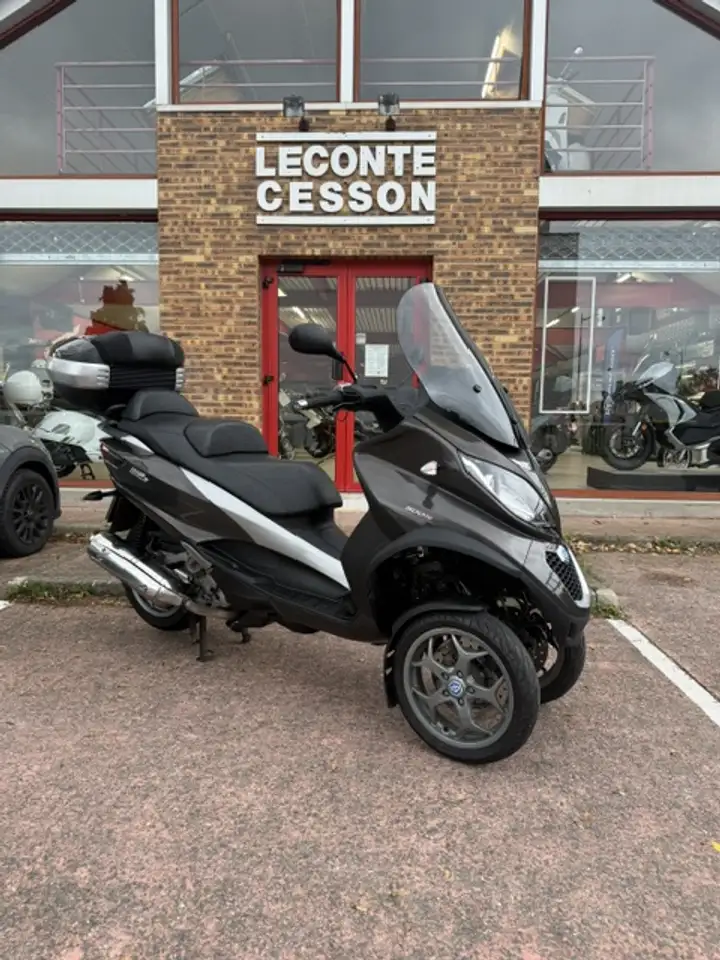 Piaggio MP3 500