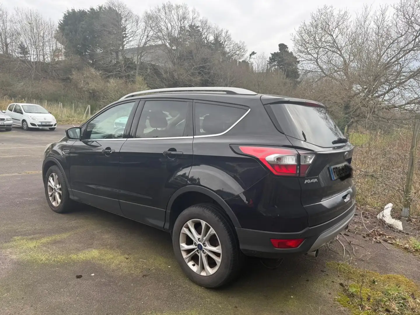 Ford Kuga Kuga 1.5 TDCi - 120 4x2  Titanium PHASE 2 Zwart - 2