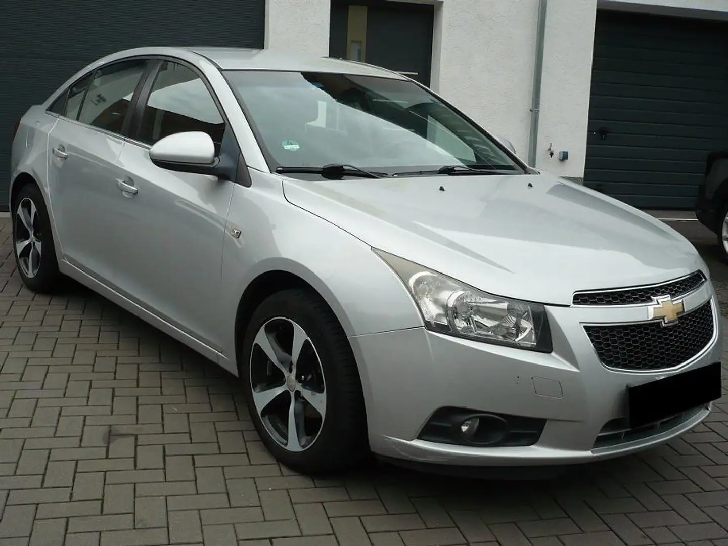 Chevrolet Cruze Cruze 1.8 Liusiene Navi Euro 5 Klima Servo Silber - 1