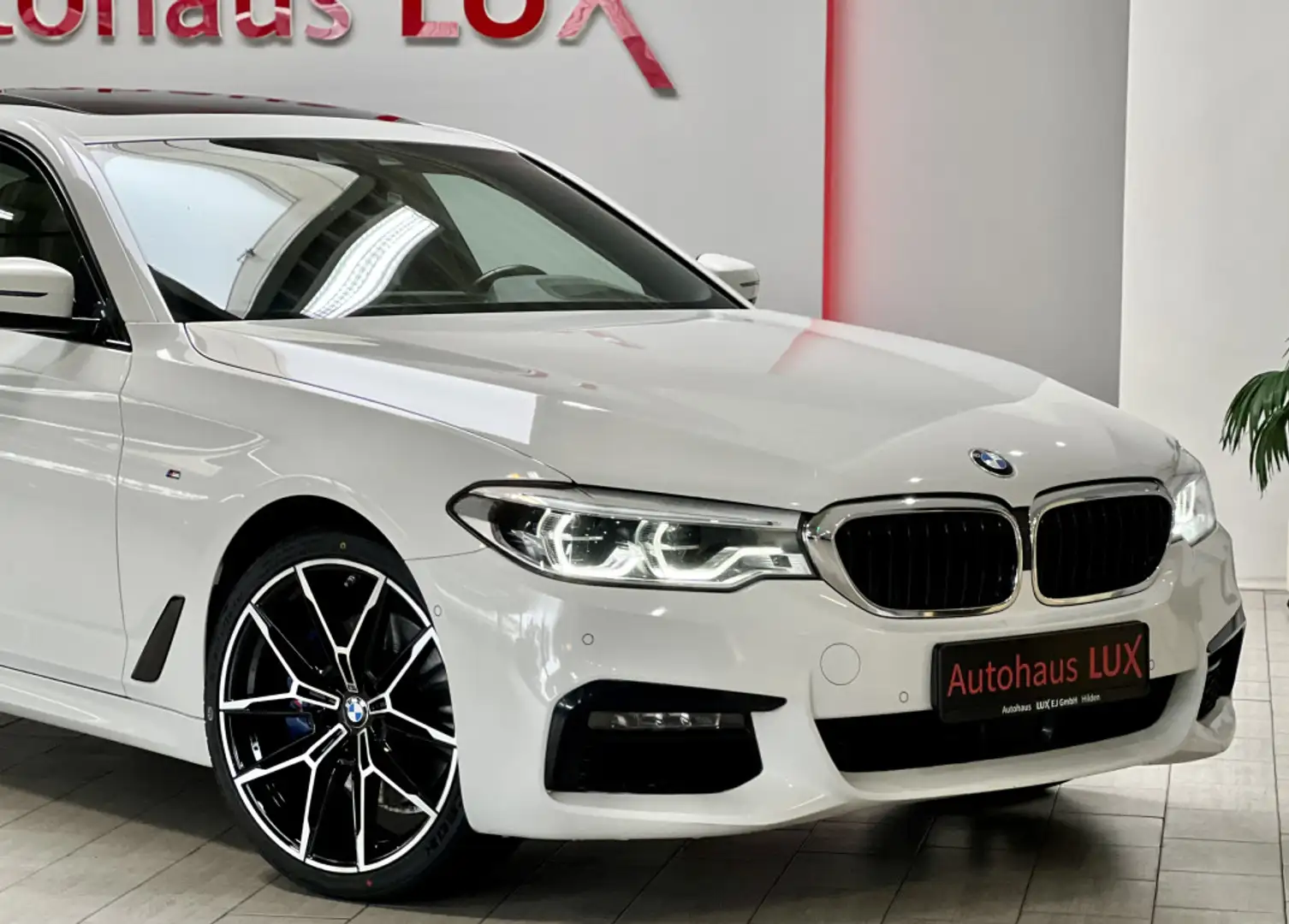 BMW 530 D* M SPORT*AHK*R-KAM*SPUR*HEAD UP*LED*2.HAND Blanc - 2
