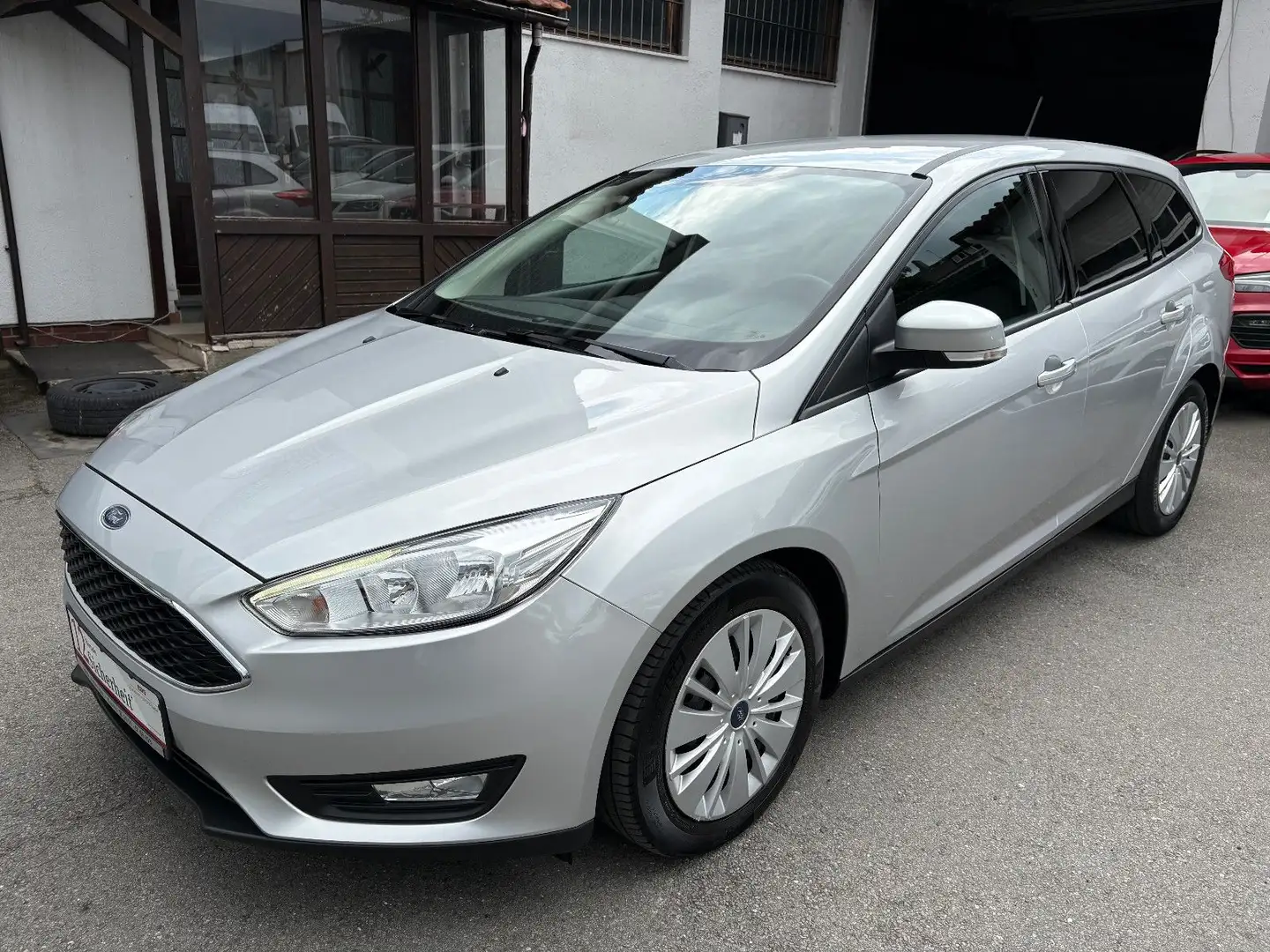 Ford Focus 1.5 TDCi Turnier Business - NAVI AHK PDC Silber - 1