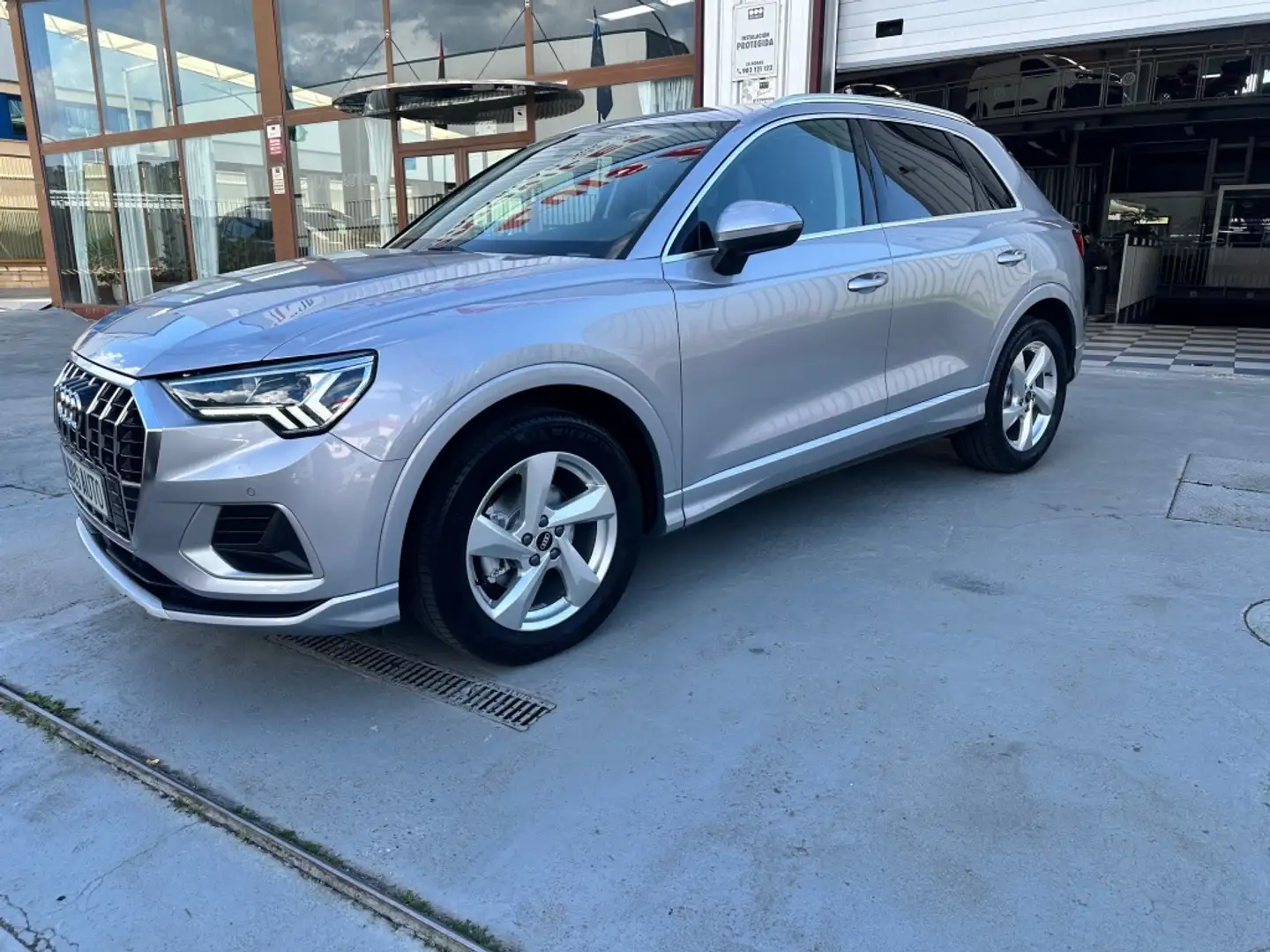 Audi Q3 35 TDI Advanced quattro S tronic 110kW Gris - 2