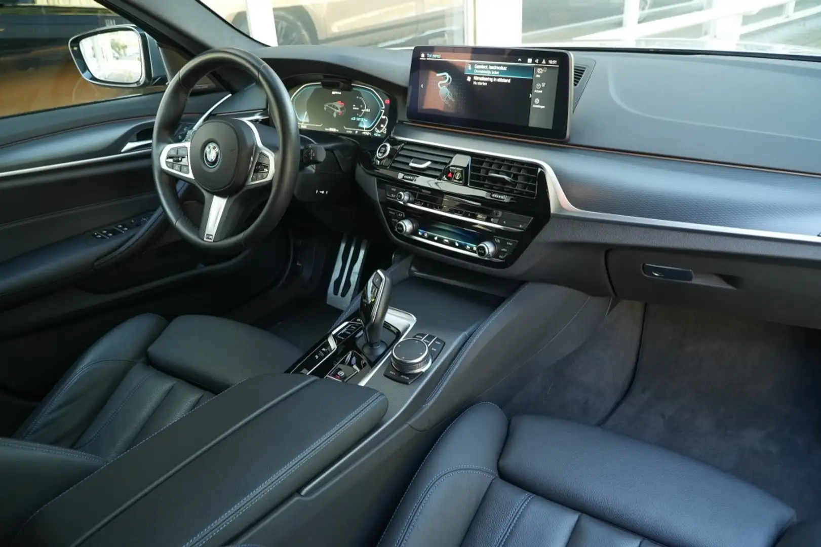 BMW 530 5-serie Touring 530e xDrive M-sport I Head-up I El Grijs - 2