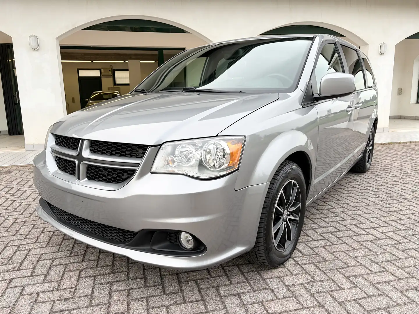 Dodge Grand Caravan GT 3.6L - SXT - 7 POSTI - MEGAFULL - KM 66.320 Grau - 2