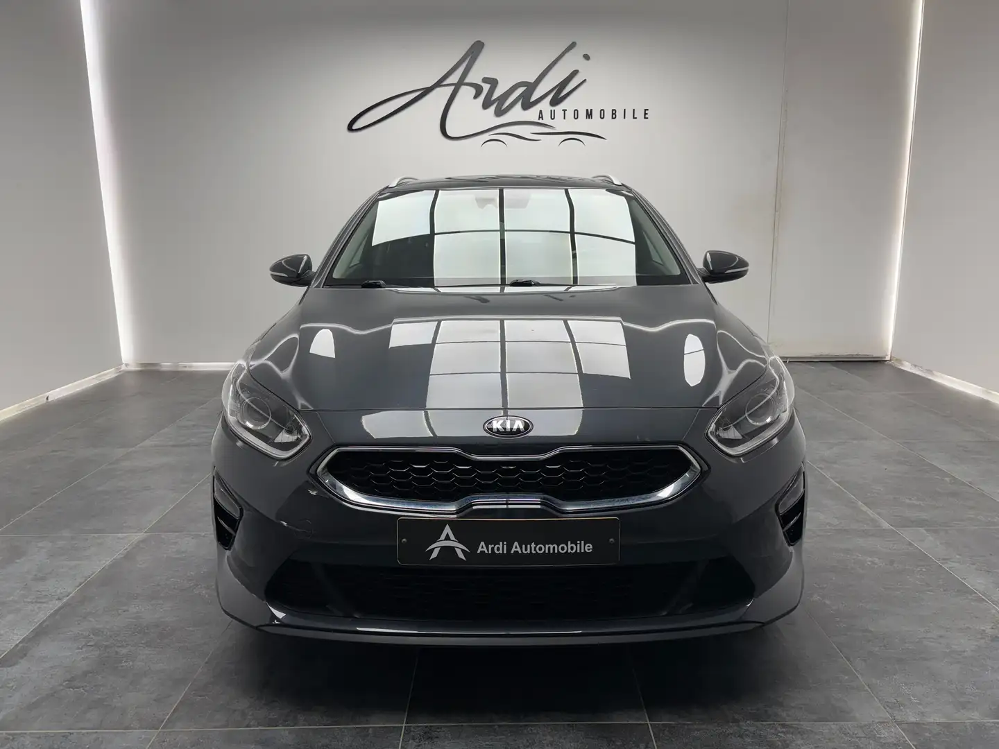 Kia Ceed SW / cee'd SW 1.4i *1ER PROP*GARANTIE 12 MOIS*CARPLAY*CAMERA* Gris - 2