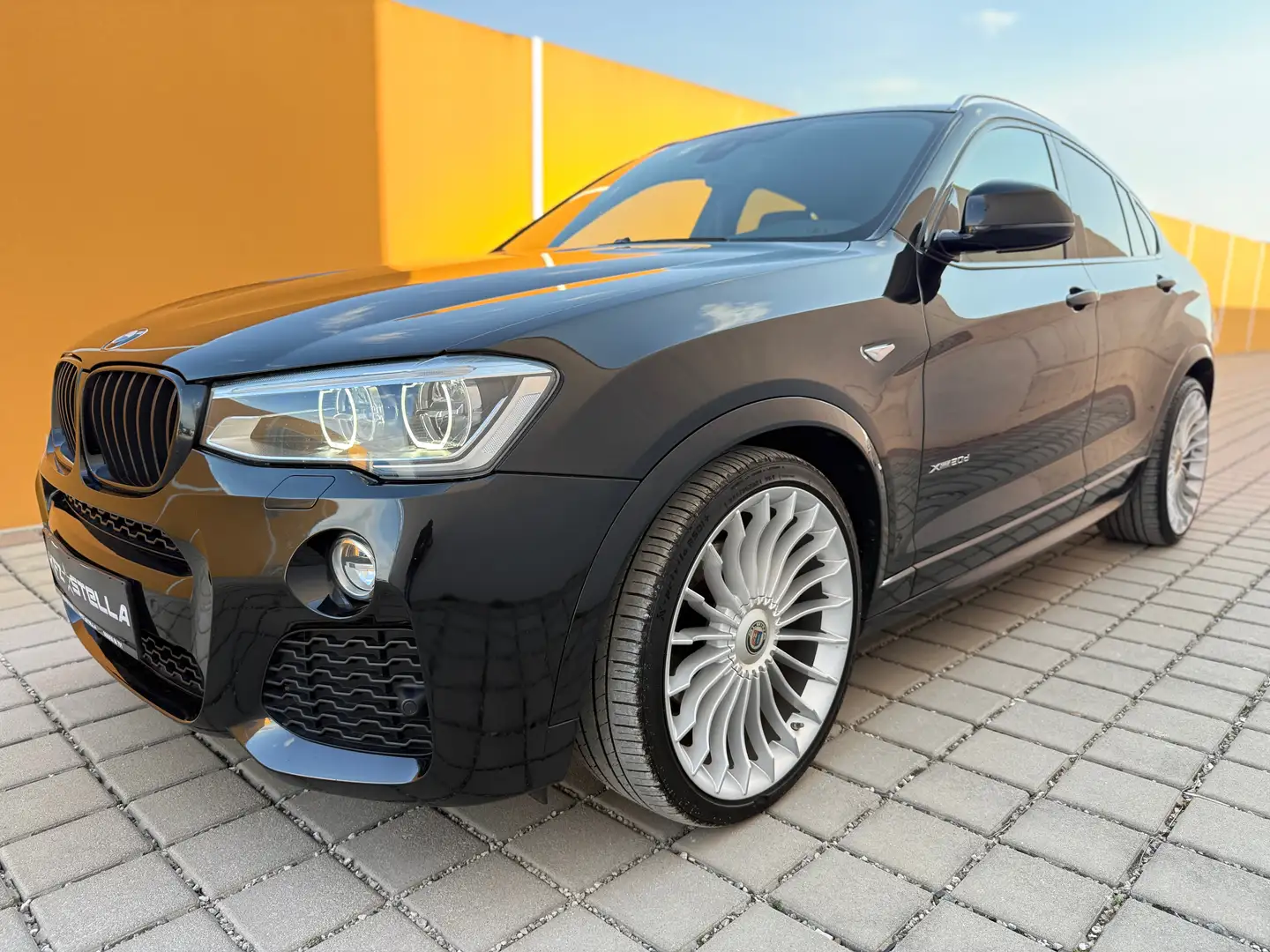BMW X4 xDrive 20d/M-Sportpaket/H&K/Leder/Kamera/LED Zwart - 1