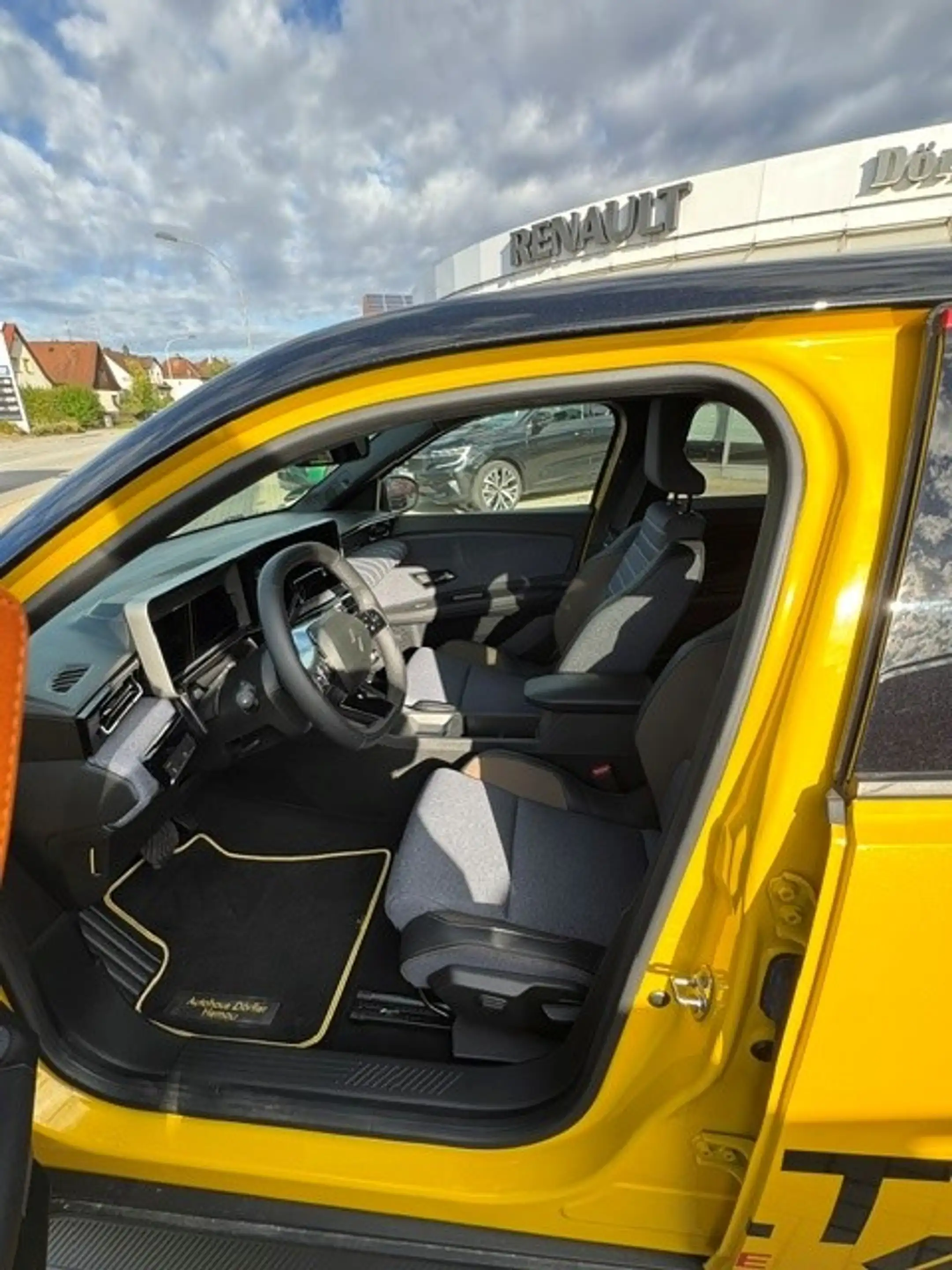 Renault R 5 R 5 E-Tech Techno 150 Comfort Range — photo 4
