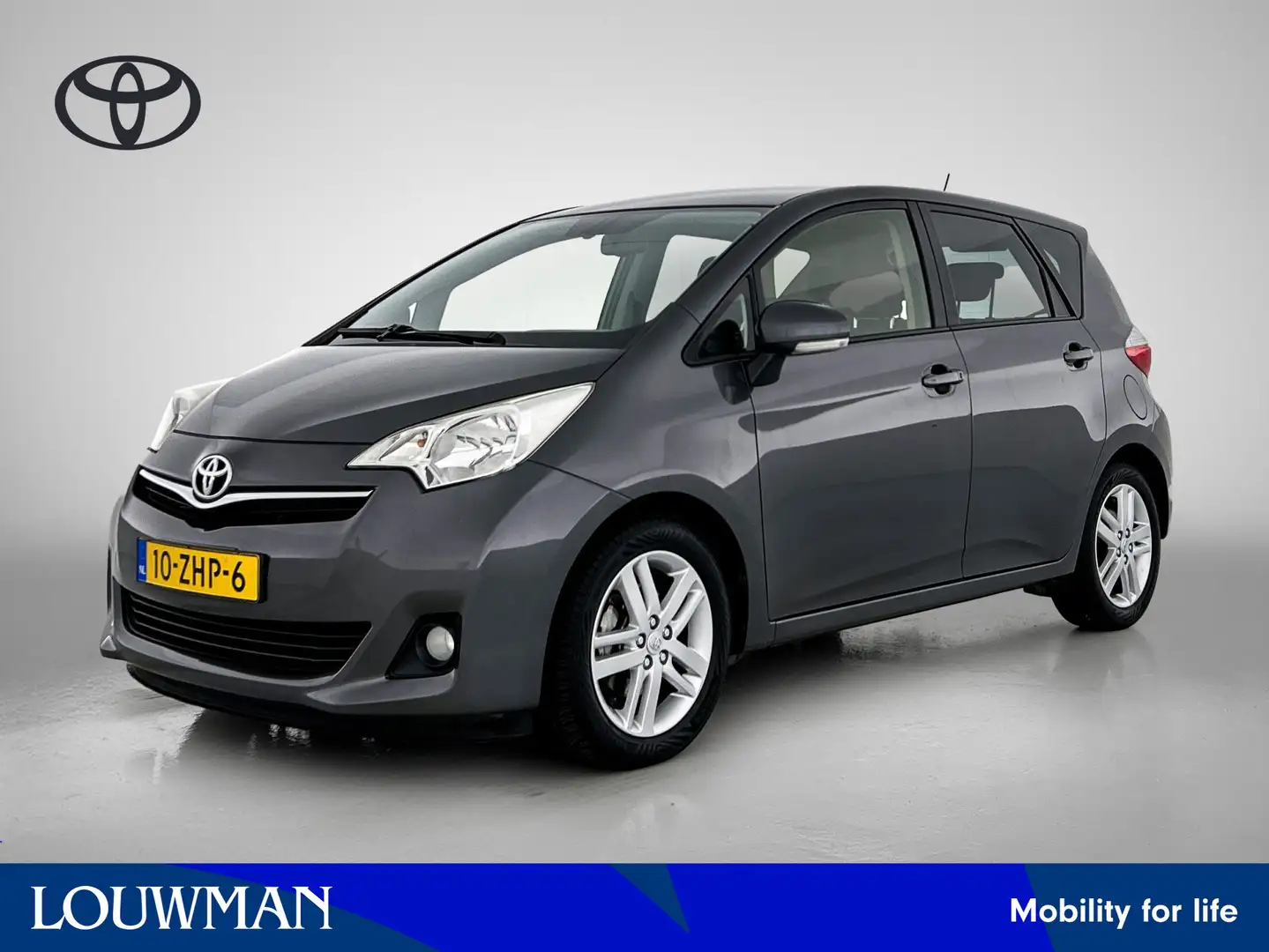 Toyota Verso-S 1.3 VVT-i Dynamic | CVT automaat | Trekhaak | PE t Grijs - 1