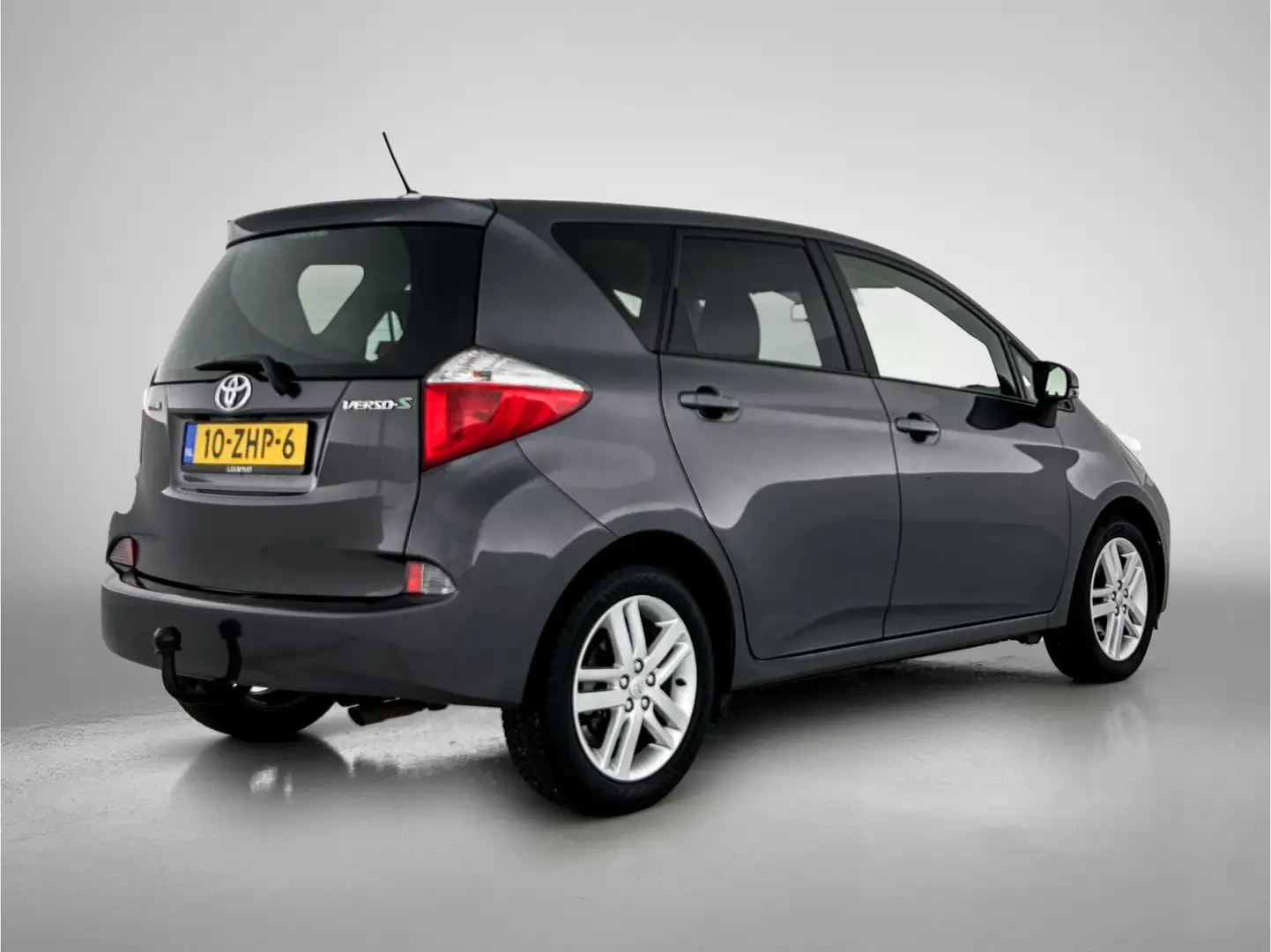 Toyota Verso-S 1.3 VVT-i Dynamic | CVT automaat | Trekhaak | PE t Grijs - 2