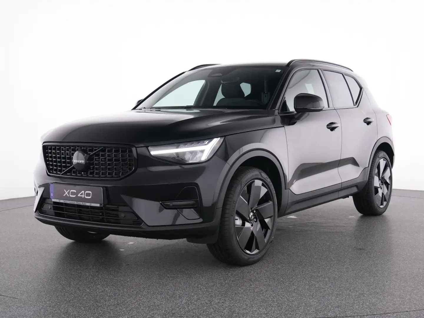 Volvo XC40 XC 40 B3 2WD Plus Black Edition (EURO 6e) Zwart - 2