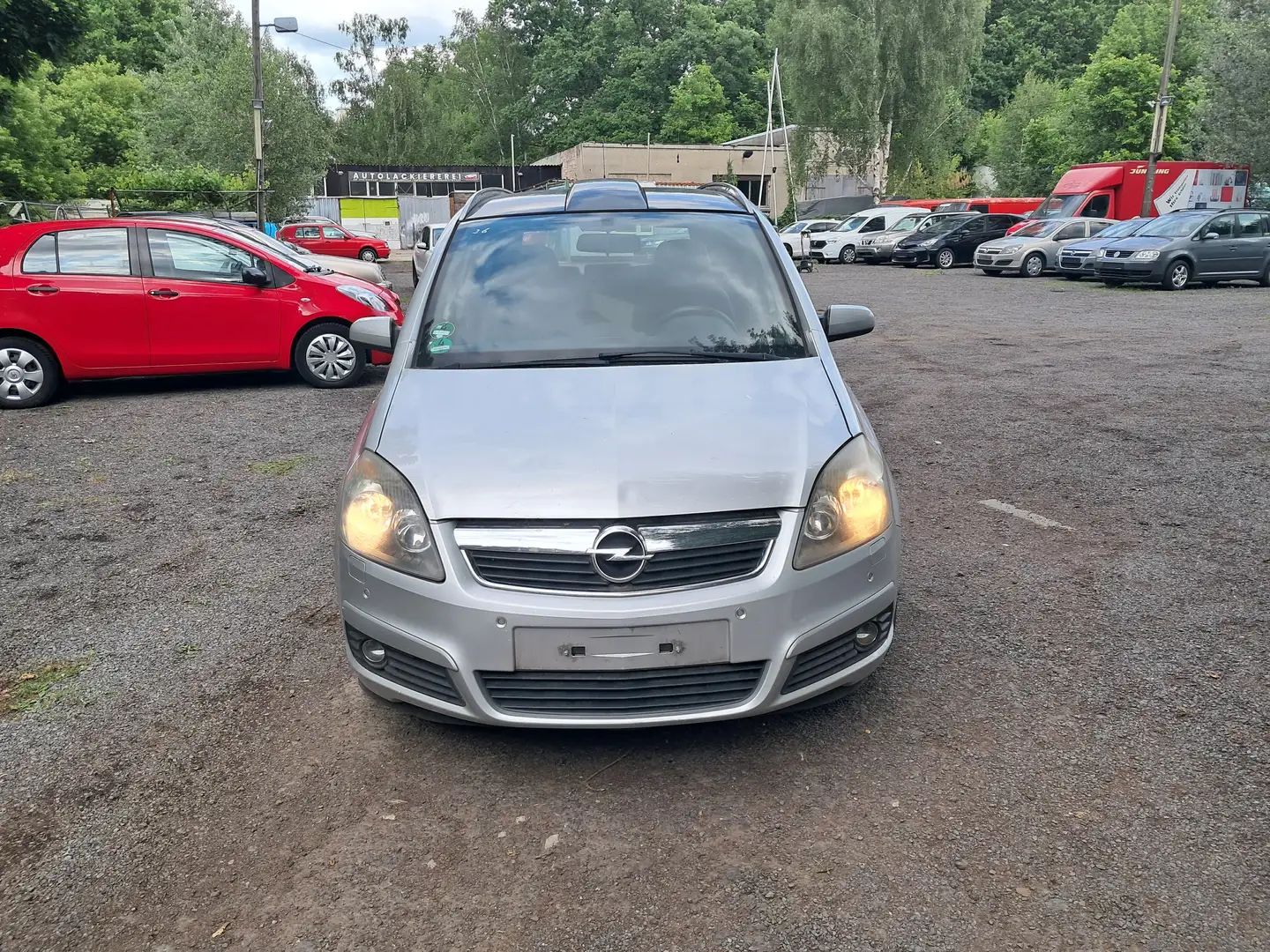 Opel Zafira 2.2 Automatik Stříbrná - 1