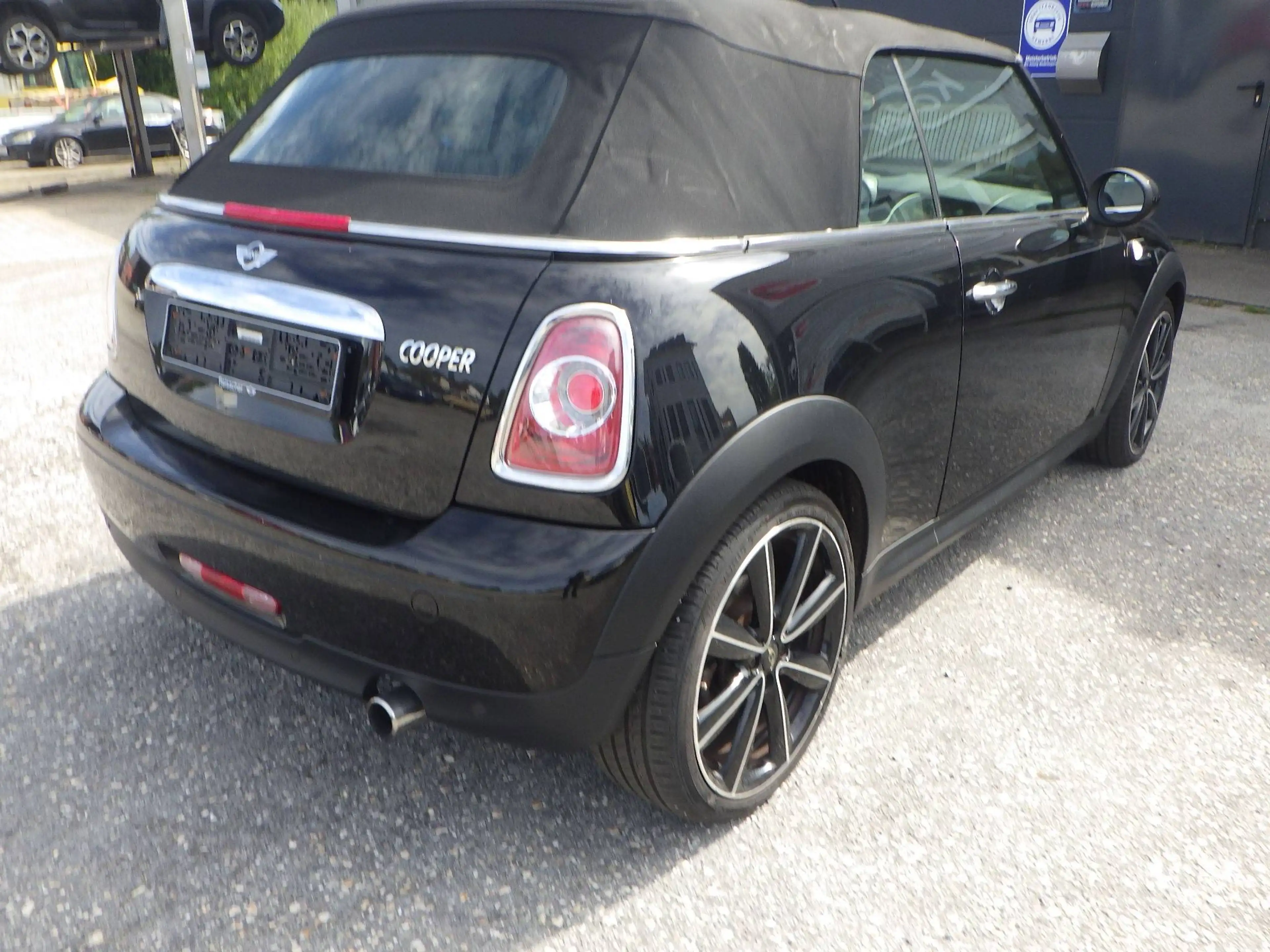 MINI Cooper Cabrio Cooper — photo 3