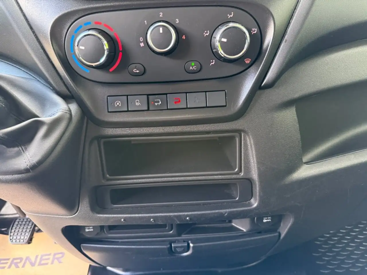Iveco Daily 2022 — фото 14