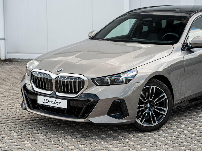 BMW 520 d xDrive Tour M-Sport AHK PANO KoZg SLüft H&K — photo 5