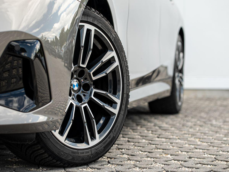 BMW 520 d xDrive Tour M-Sport AHK PANO KoZg SLüft H&K — photo 6