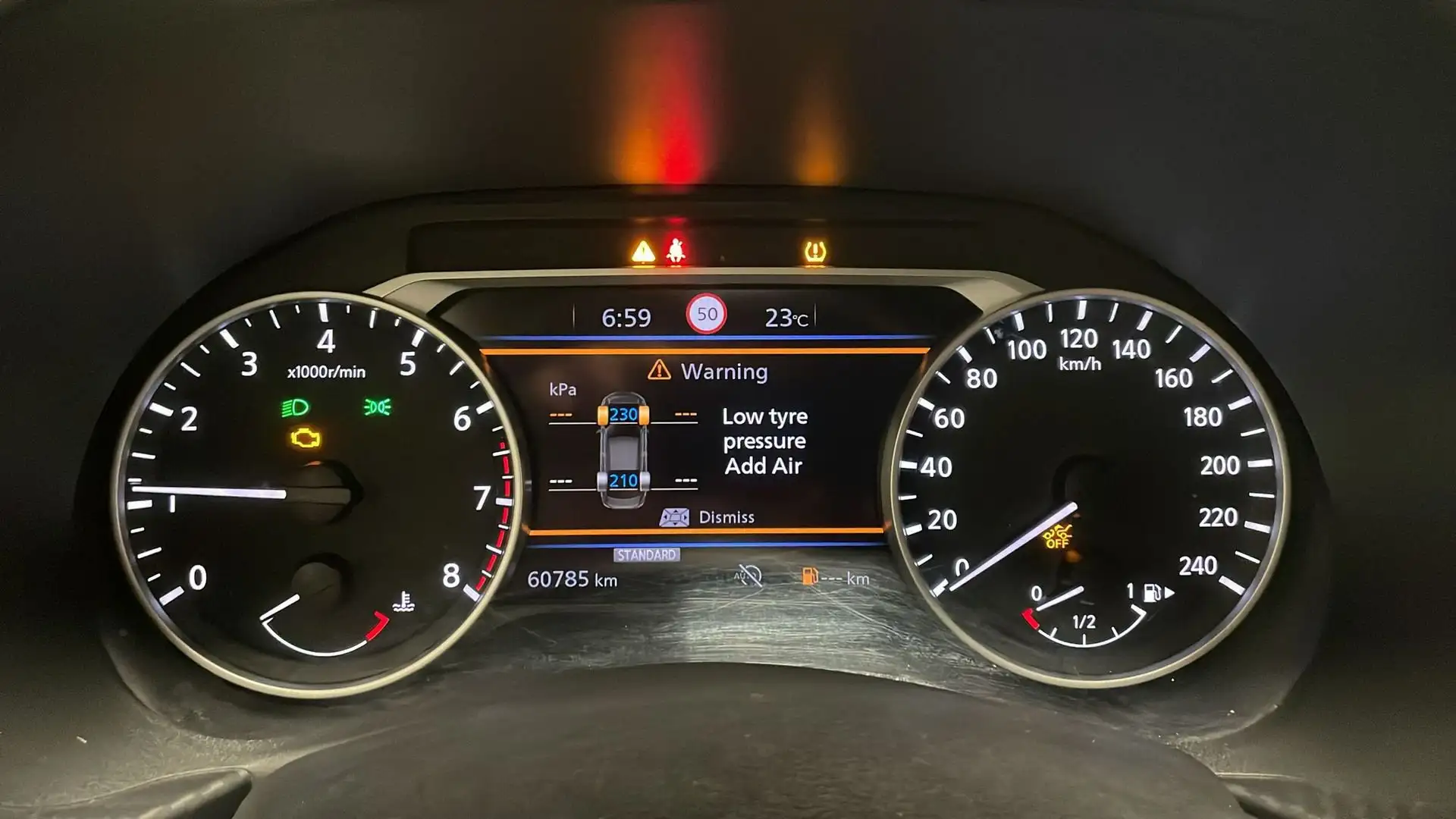 Nissan Juke Juke 1.0 DIG-T 114 CV N-Connecta Schwarz - 2