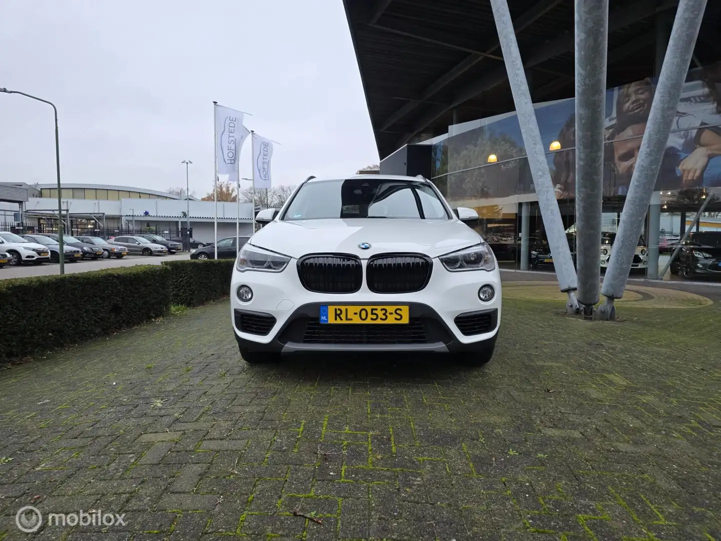 BMW X1 sDrive18i Executive Blanc - 2
