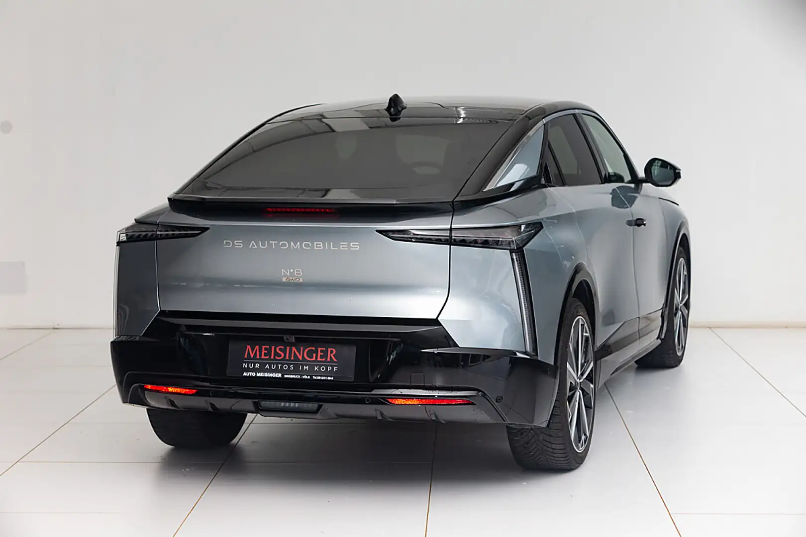 DS Automobiles N°8 DS N8 Long Range 97,2kWh AWD Etoile Aut. Grau - 2