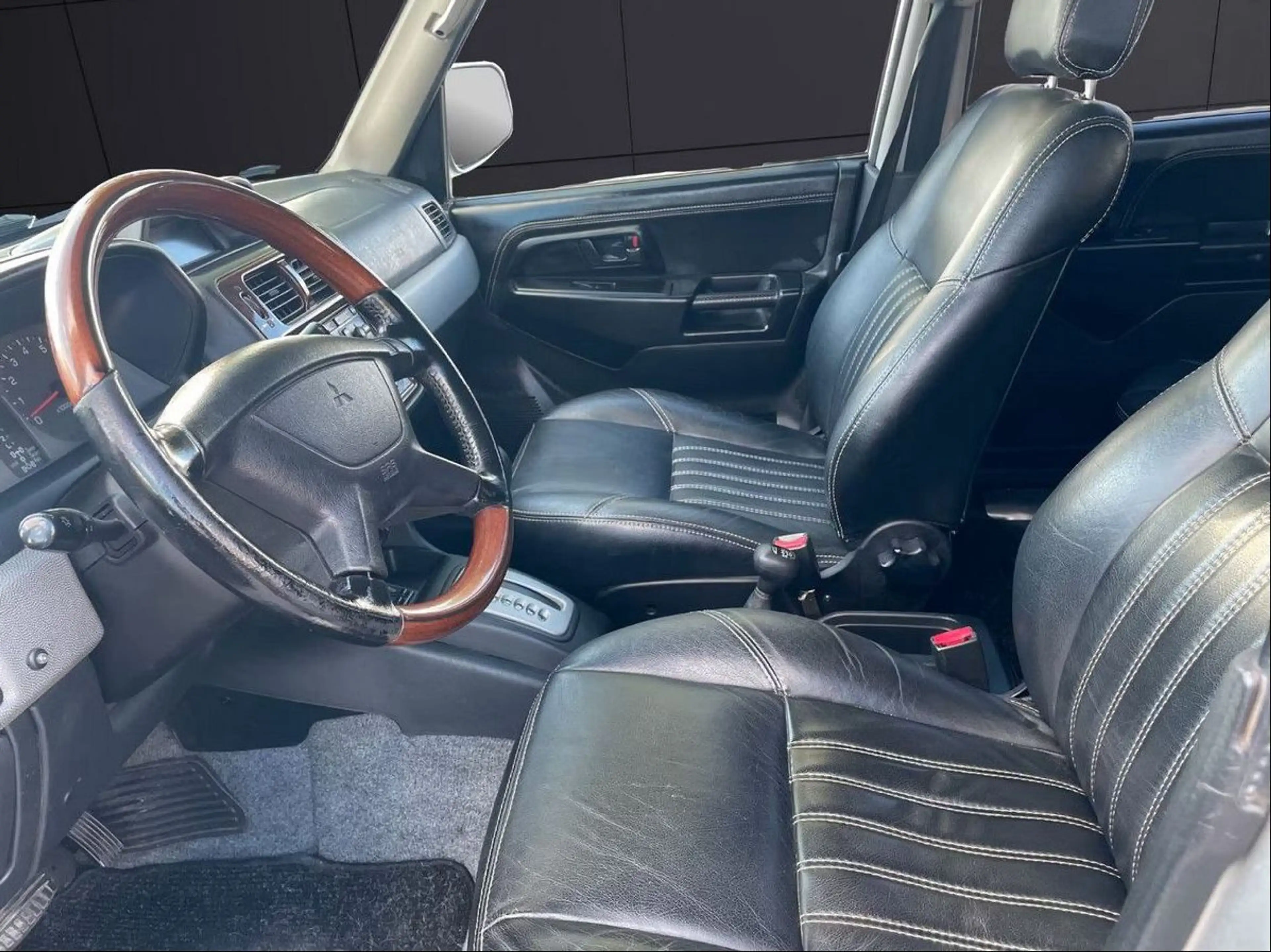 Mitsubishi Pajero 2,0 GDI/Automatik/4WD/AHK/Leder/Nawi/GSD — photo 9