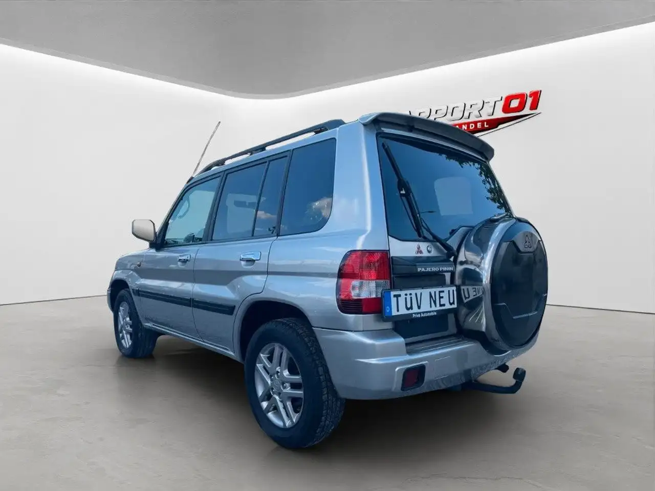 MITSUBISHI PAJERO - 2.0 GDI 129ch - 150 000KMS - SELLERIE CUIR - VOLANT EN CUIR - ATTELAGE