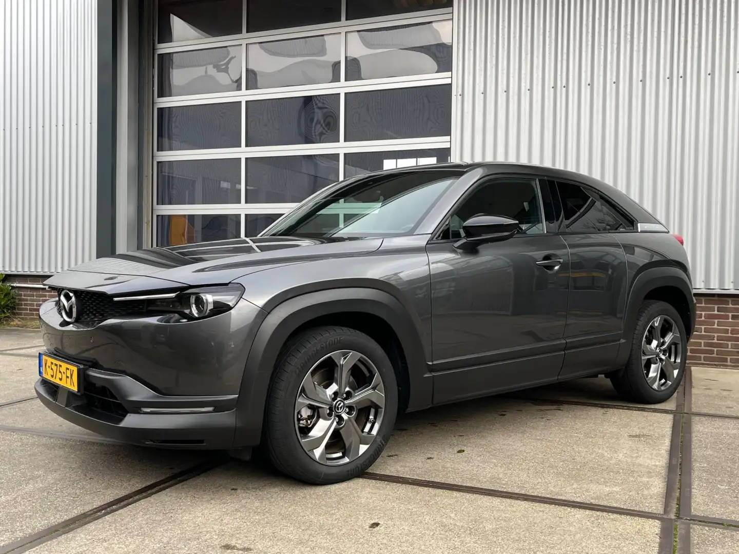 Mazda MX-30 E-SkyActiv 145 First Edition 36 kWh Grijs - 1