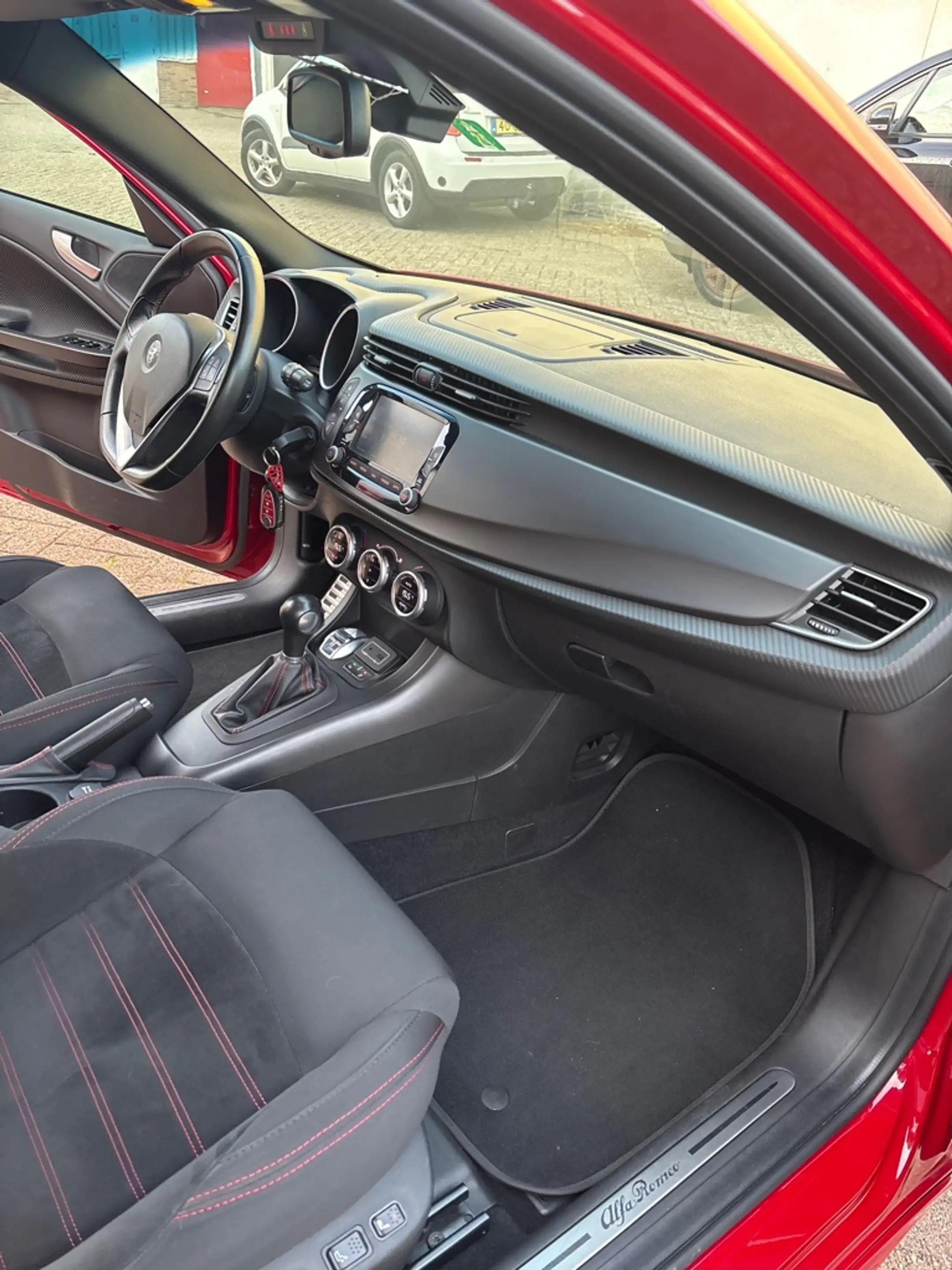 Alfa Romeo Giulietta 1.4 Turbo MultiAir Super — photo 8