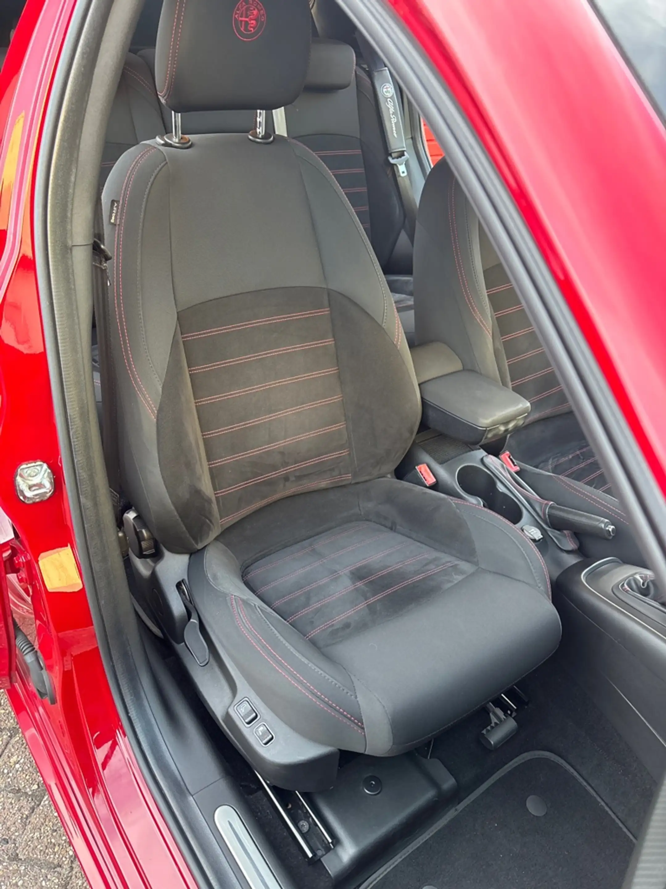 Alfa Romeo Giulietta 1.4 Turbo MultiAir Super — photo 9