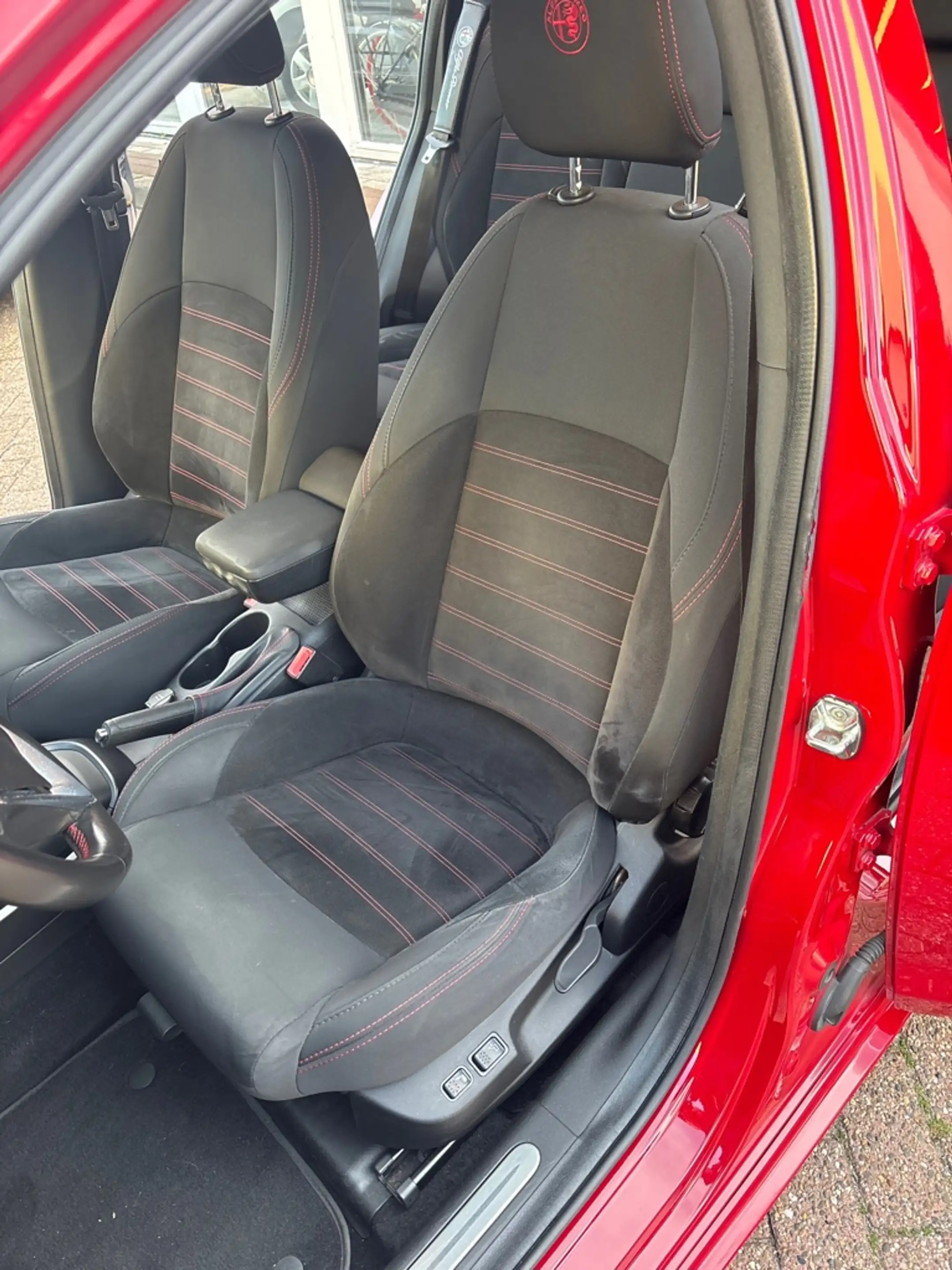 Alfa Romeo Giulietta 1.4 Turbo MultiAir Super — photo 5