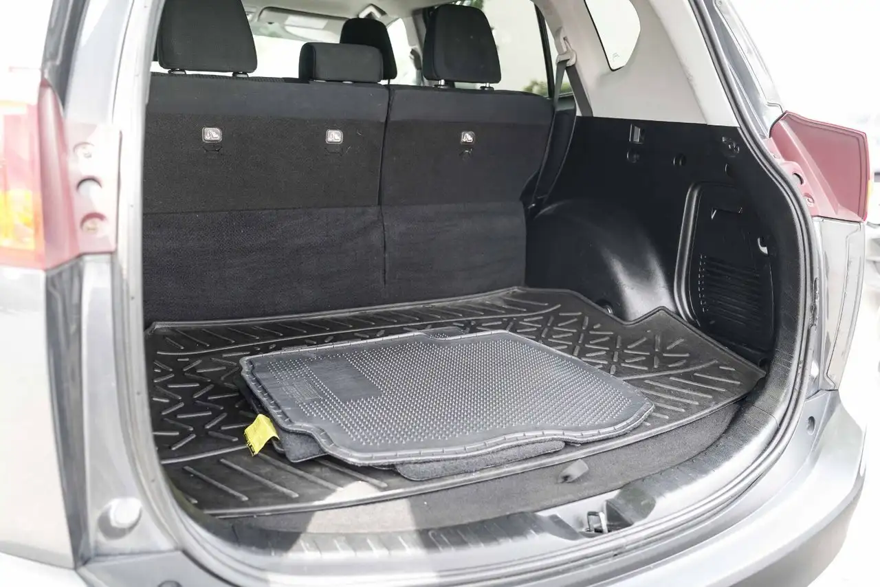 Toyota RAV 4 снимка Toyota RAV 4