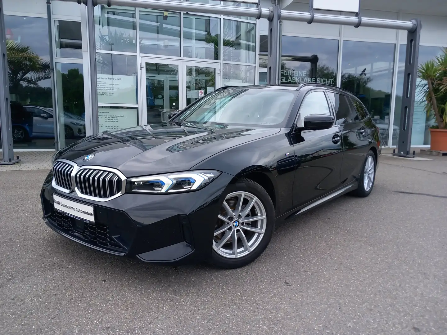 BMW 320 d Touring xDrive Aut MSport AHK Panorama LED DAB Schwarz - 2