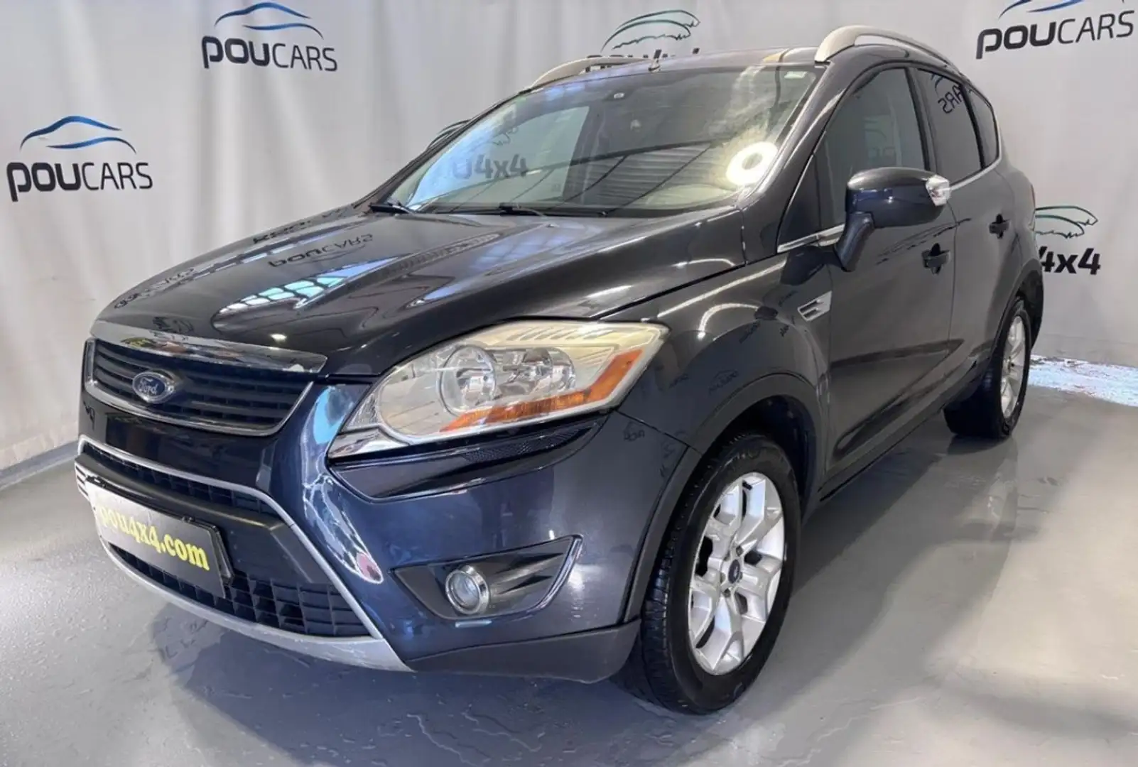 Ford Kuga 2.0TDCI Trend 4WD Schwarz - 2