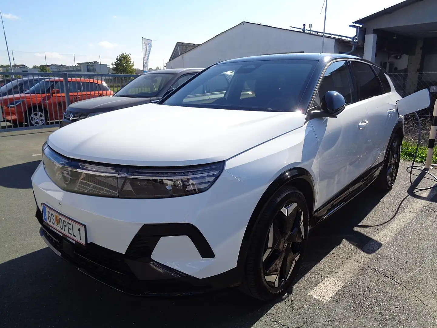 Opel Grandland Electric 73kWh AWD Ultimate *ALLRAD* *LP 64.303,-* Weiß - 2