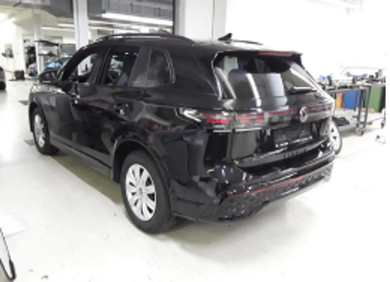 Volkswagen Tiguan R-Line 1,5 l eTSI OPF 110 kW (150 PS Schwarz - 2