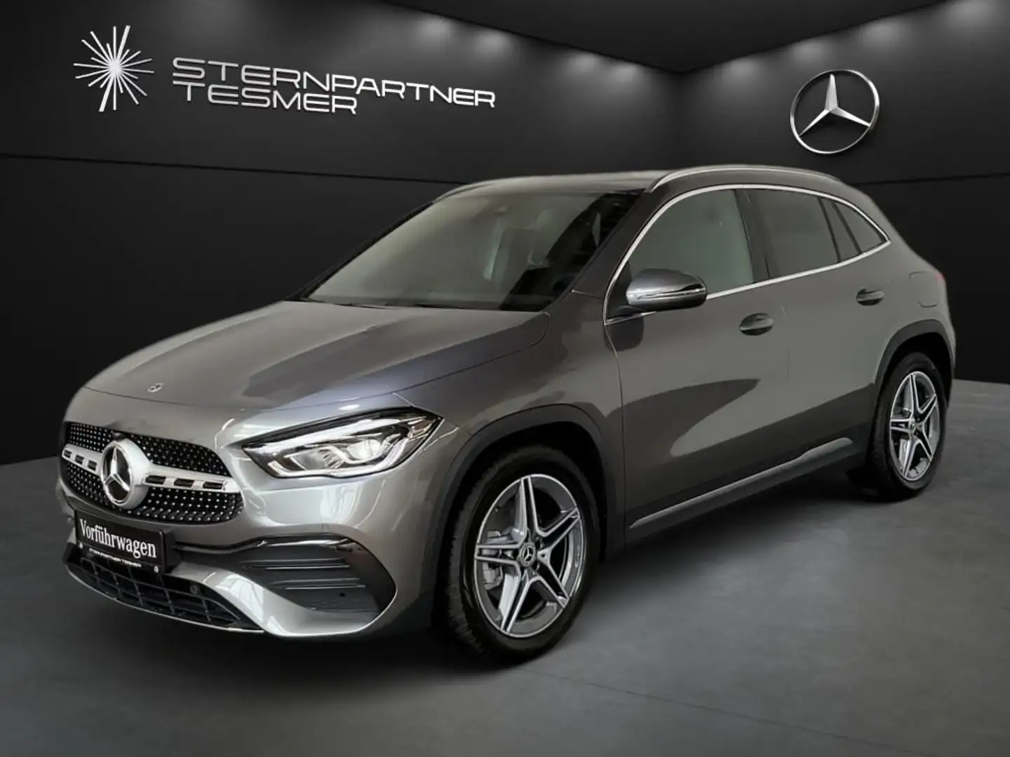 Mercedes-Benz GLA 200 AMG, Kamera, CarPlay, Totwinkel, LED Grau - 1