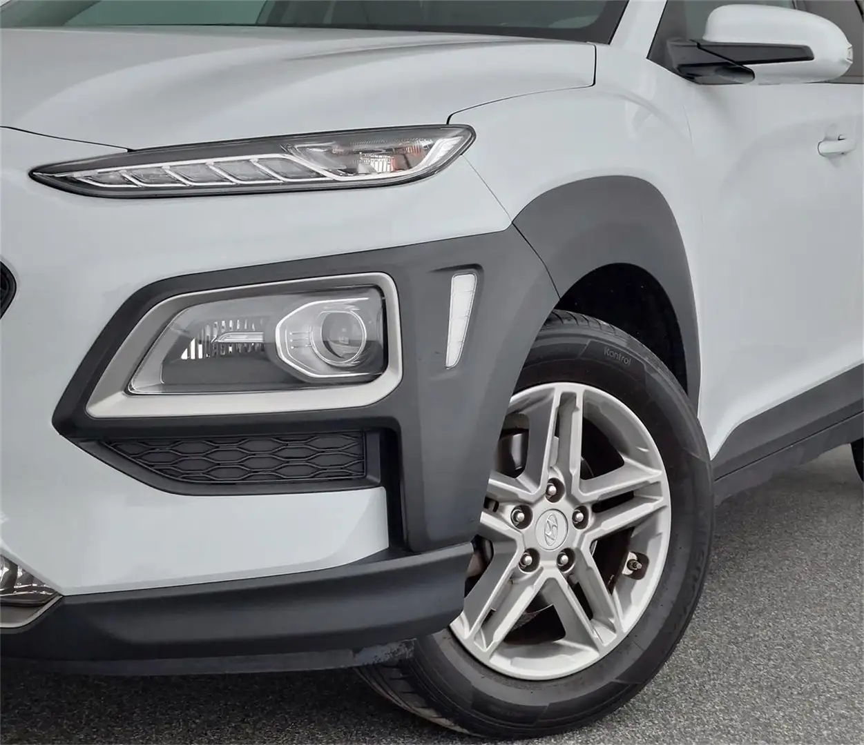 Hyundai KONA Kona 1,0 T-GDi Launch 2 LED+Navi+RKam+Klima+PTS+Sh Blanc - 2