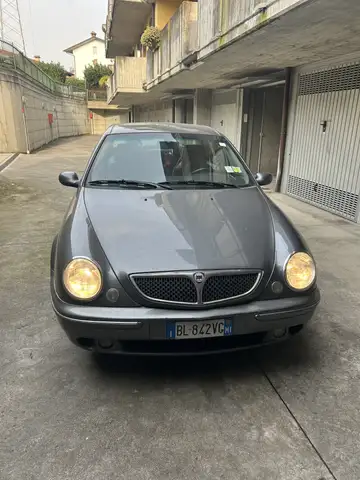 Lancia Lybra