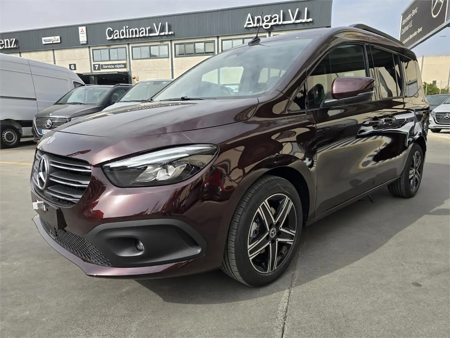 Mercedes-Benz T-Class 180 d - 1