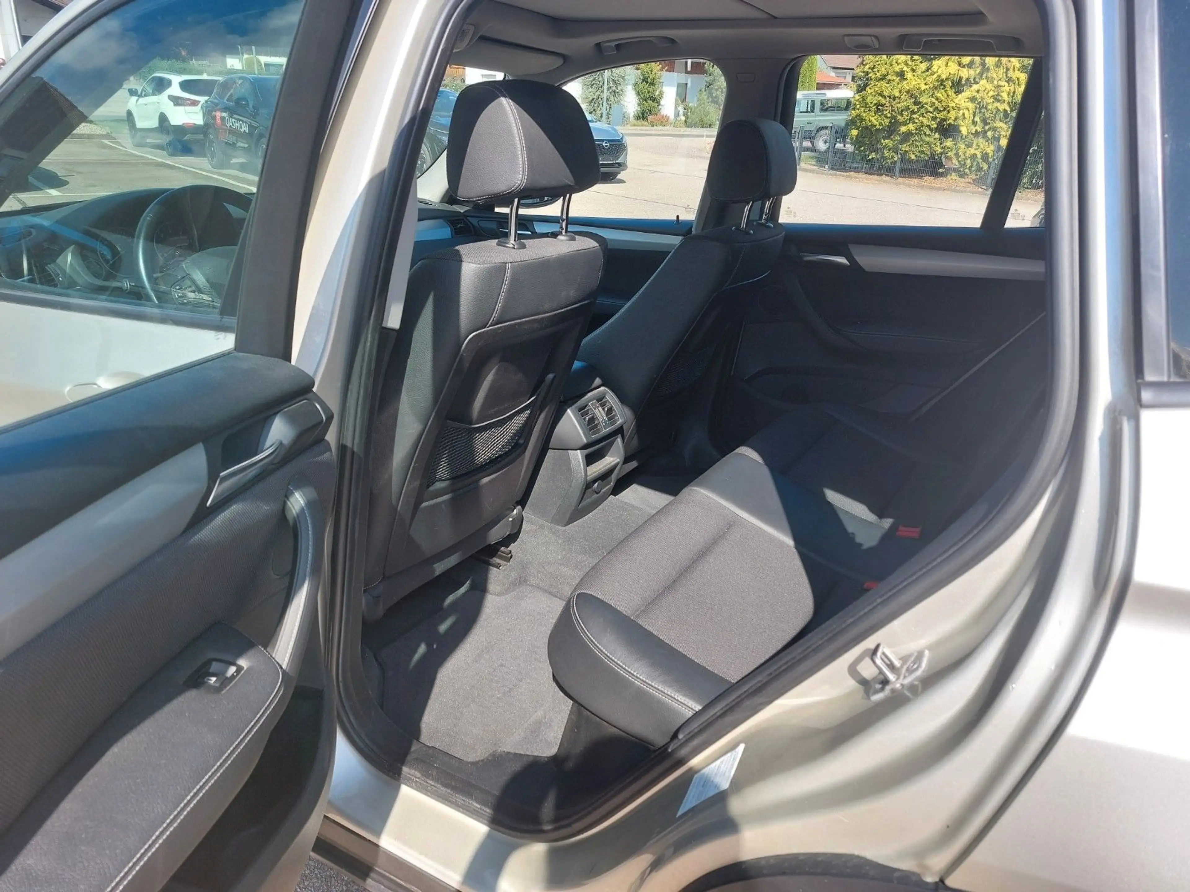 BMW X3 xDrive 20 d Automatik — photo 8