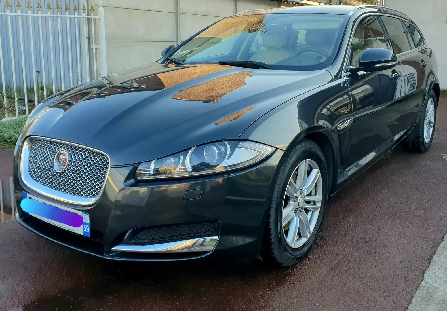 Jaguar XF XF+Sportbrake+2.2+D+-+163+Classic+A Gris - 2