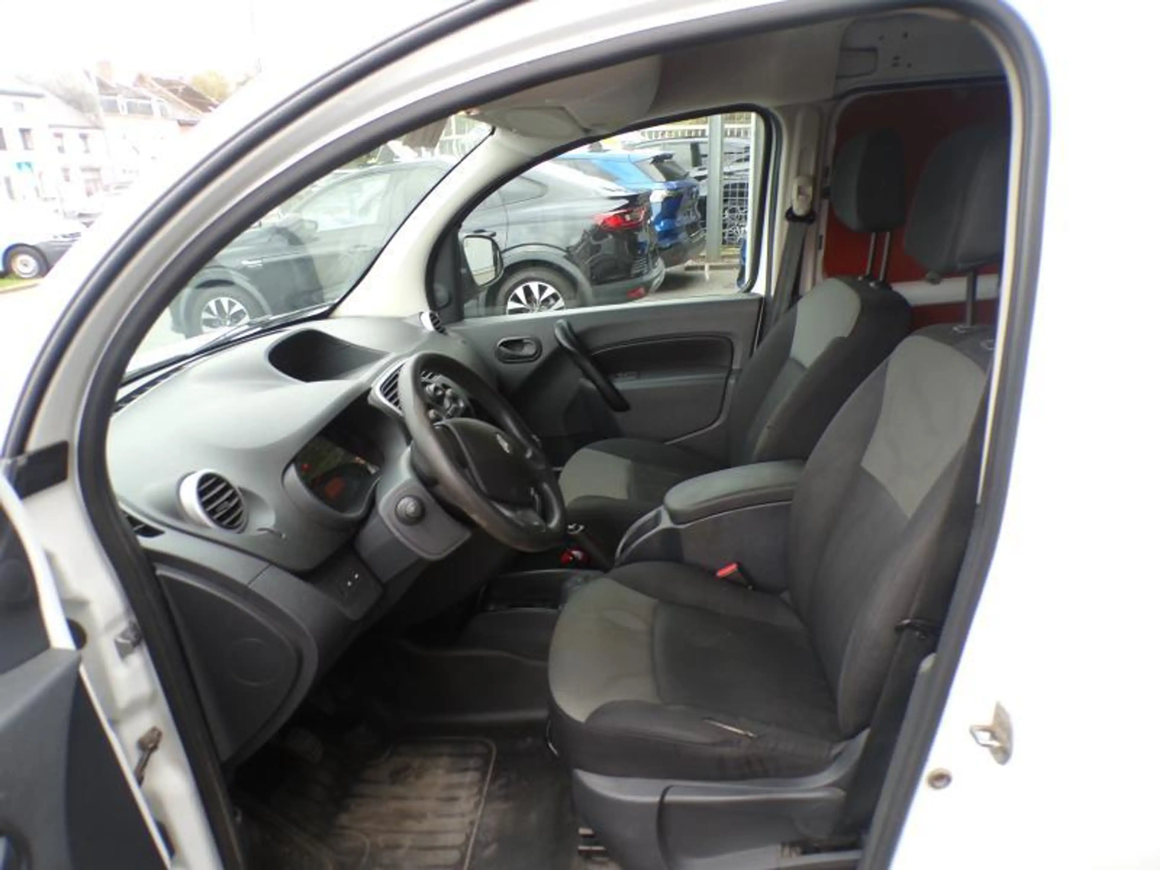 Renault Kangoo 1.5dCi 80cv Blanc 2pl. 09/19 Clim GPS Bluetooth CD — photo 6