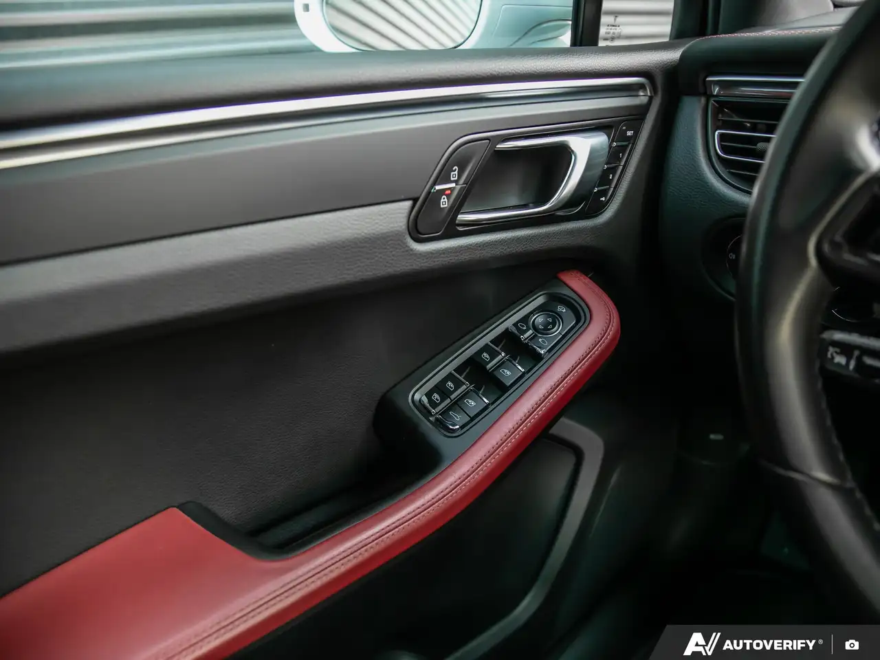 Porsche Macan снимка Porsche Macan