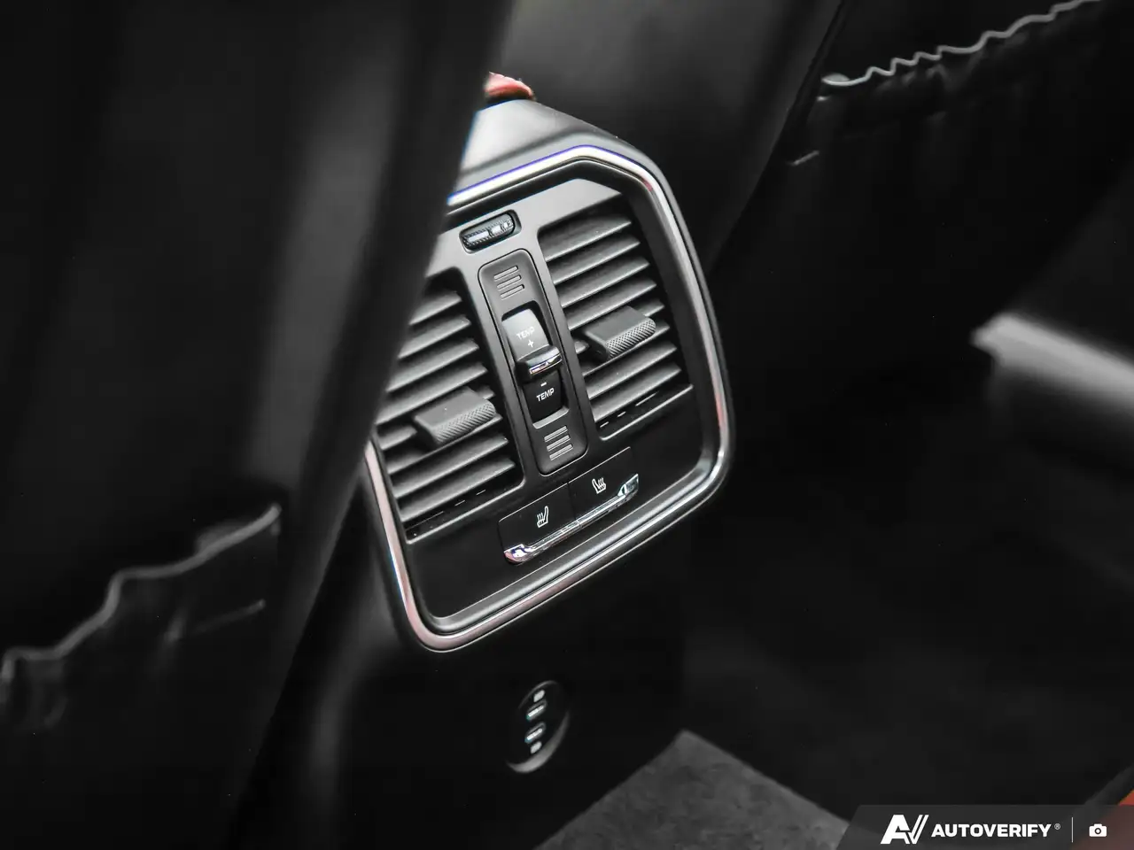 Porsche Macan снимка Porsche Macan