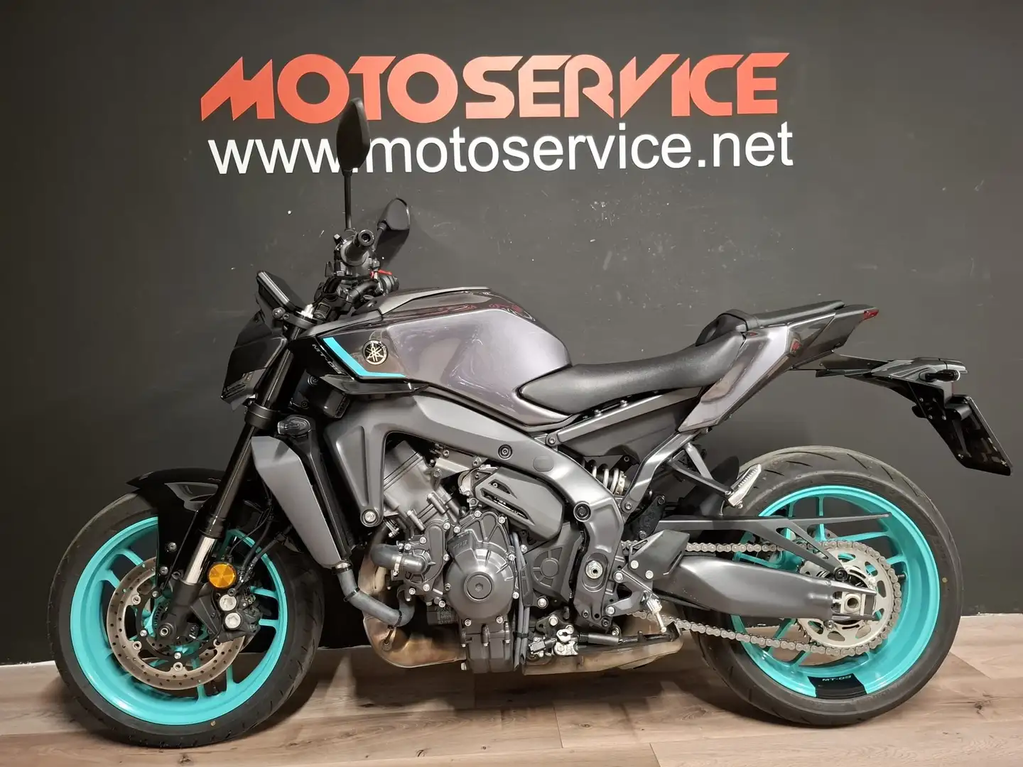 Yamaha MT-09 Y-AMT Grigio - 1