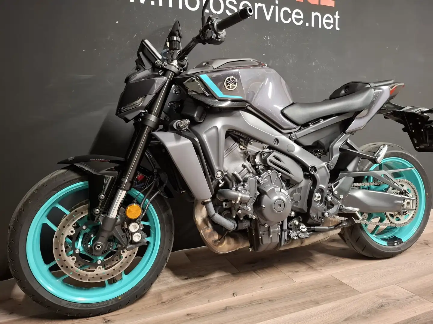 Yamaha MT-09 Y-AMT Grigio - 2