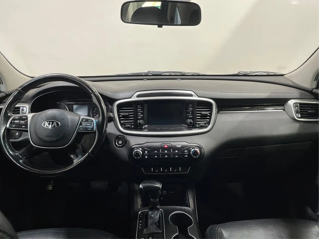 Kia Sorento снимка Kia Sorento