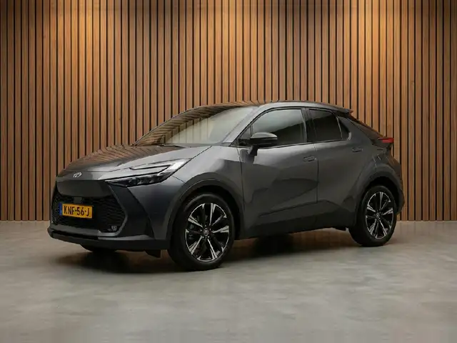 Toyota C-HR view 4