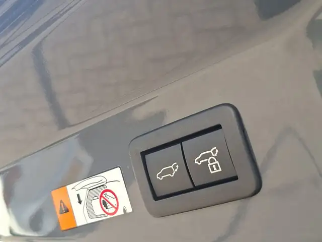 Toyota C-HR view 14