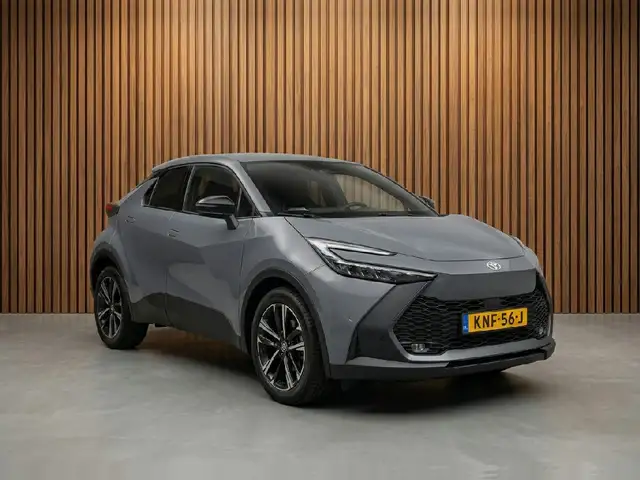 Toyota C-HR view 2