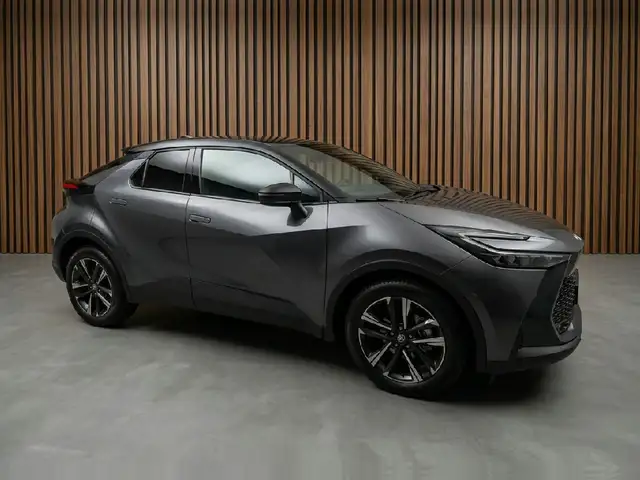 Toyota C-HR view 5