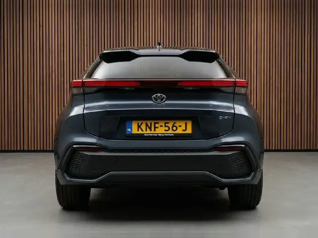 Toyota C-HR view 7